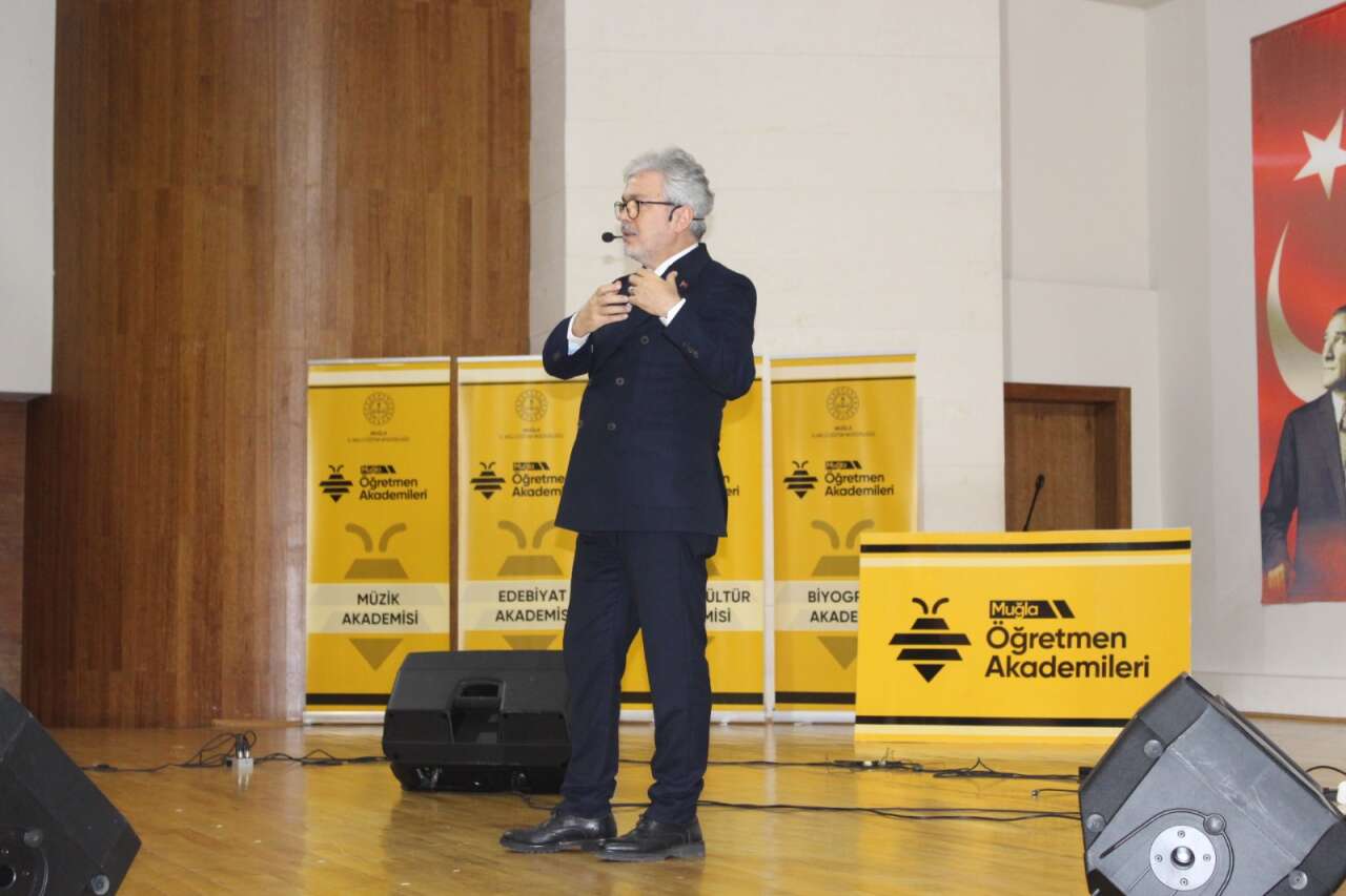 “Muğla Öğretmen Akademileri ‘Şehir ve Eğitim’ Programına Bakan Yardımcısı Yelkenci Katıldı 16